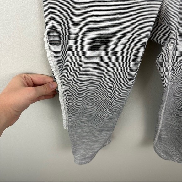 Lululemon Lululemon Run: Fast Free Crop Leggings Size 4 - Picture 8 of 16